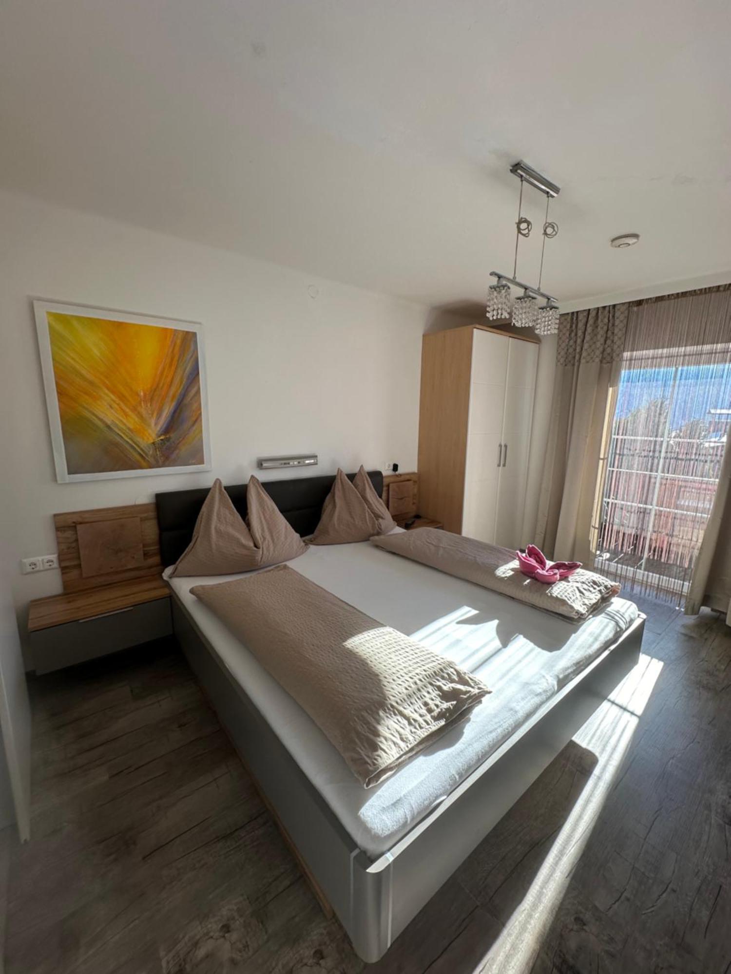 Fruehstueckspension Alpenrose Bed & Breakfast Iselsberg ภายนอก รูปภาพ