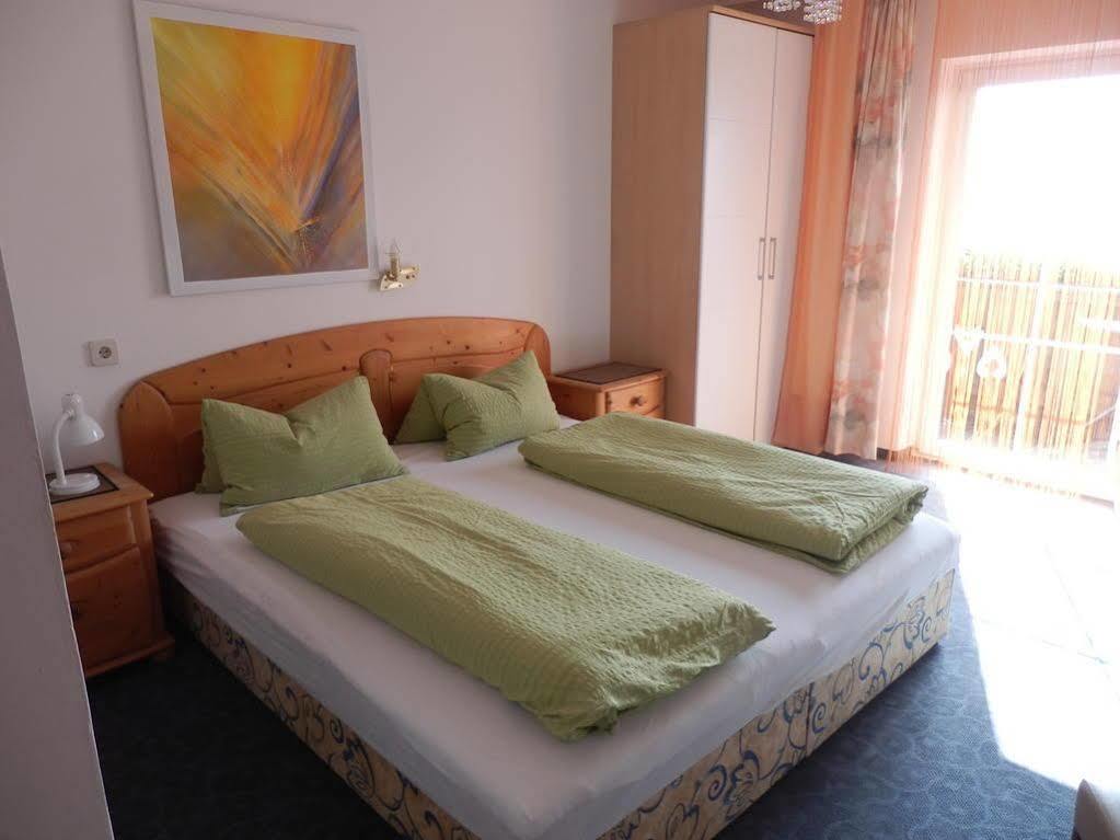 Fruehstueckspension Alpenrose Bed & Breakfast Iselsberg ภายนอก รูปภาพ